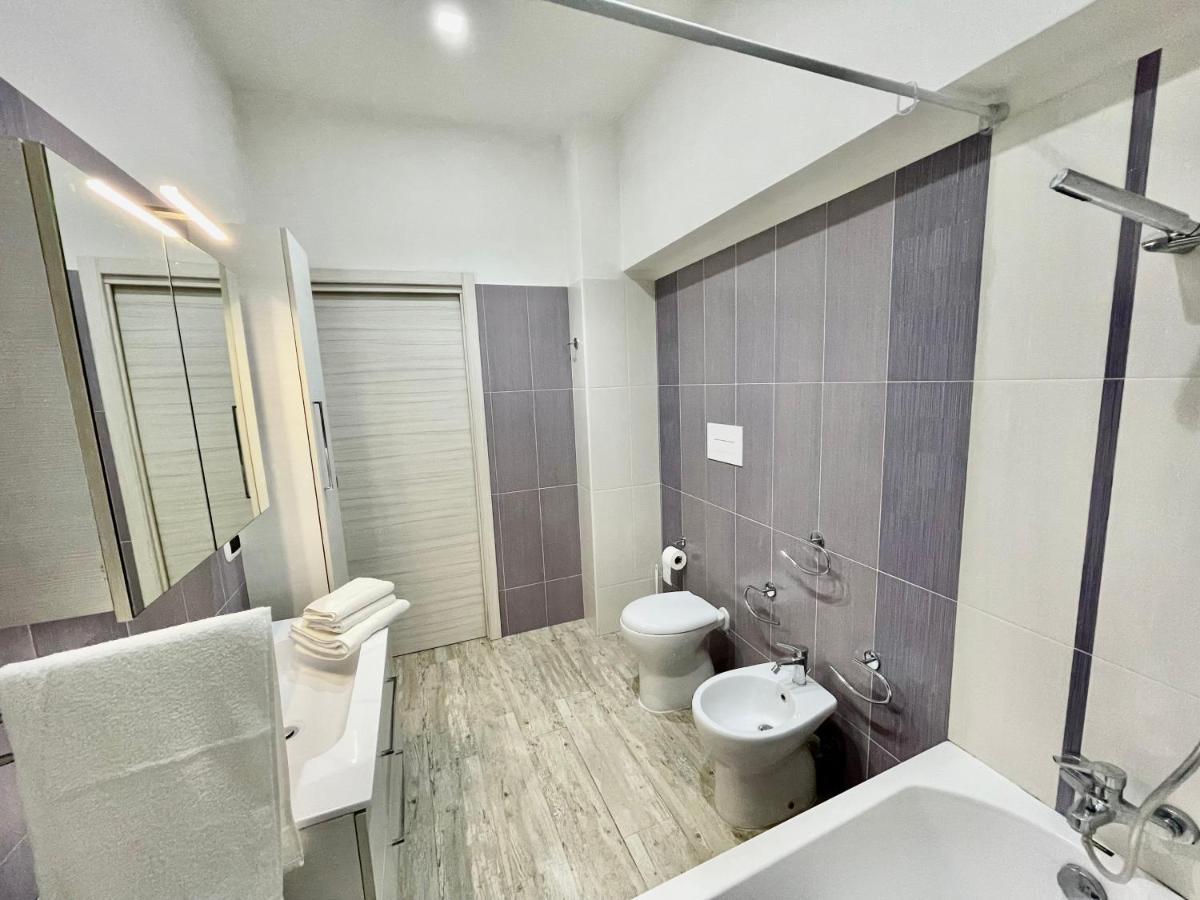 B&B Airport Serenity Suites ナポリ エクステリア 写真