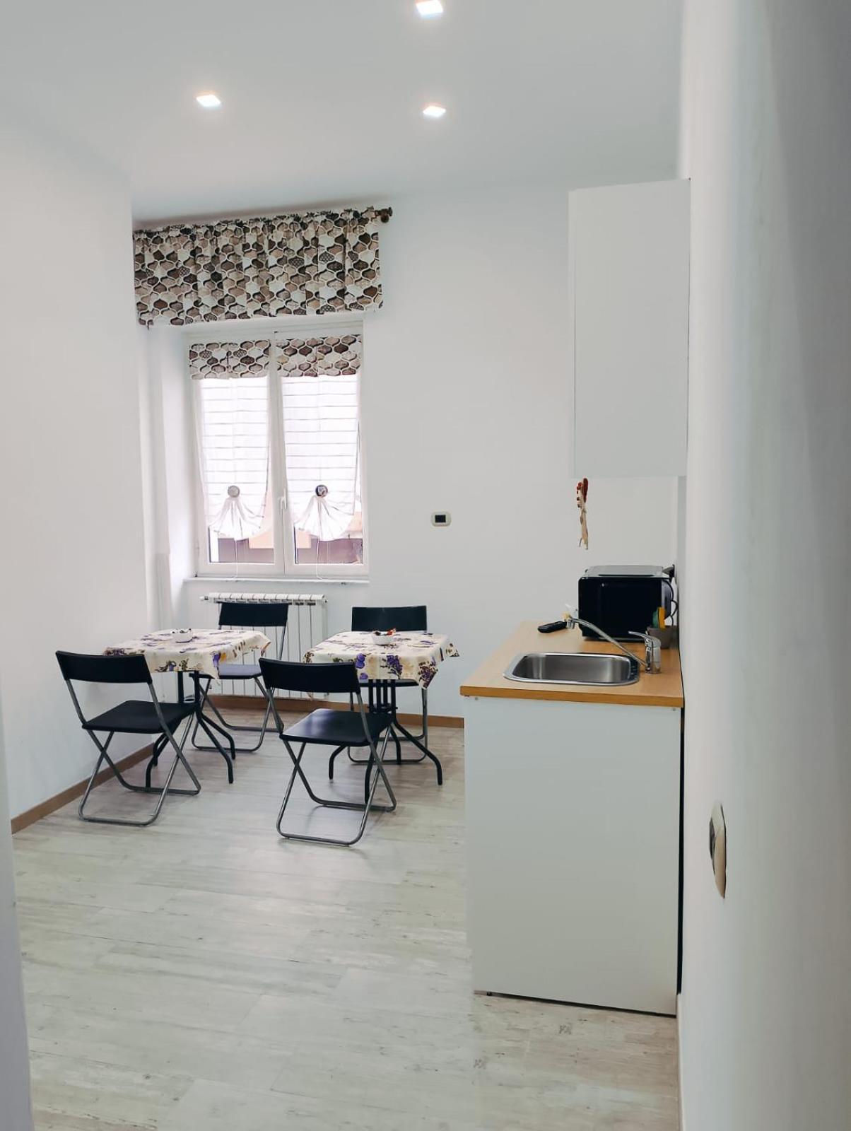 B&B Airport Serenity Suites ナポリ エクステリア 写真